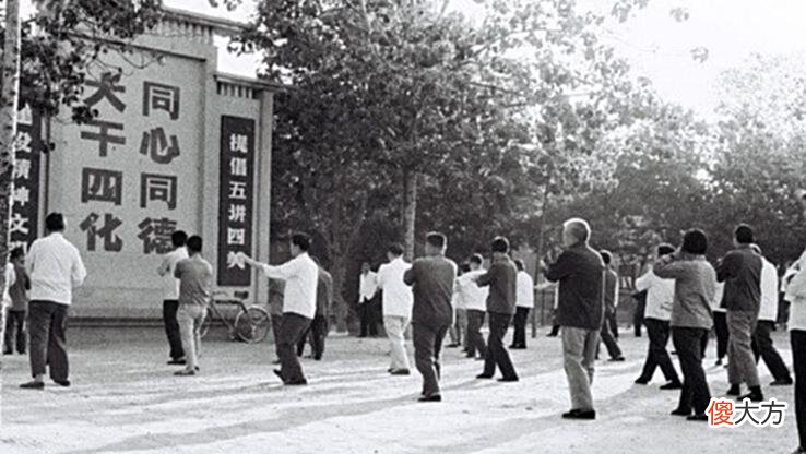 【历史故事】80年代的河南郑州老照片：图3已经消失不见，图8当年十分气派
