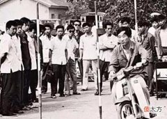 【爱历史】80年代的中国珍贵老照片：图一是考驾照，最后的女生太吸引人了