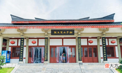【爱历史】徐州楚王陵有“八大谜团”,出土最好金缕衣,游客:听比看有意思