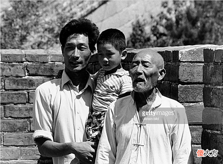 【爱历史】1986年北京照片：图4有钱人才能消费、图8非常尴尬、图9泡妞必备