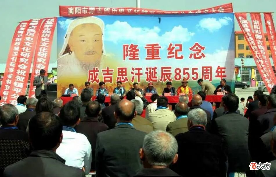 【爱历史】成吉思汗后裔，改名换姓各自逃命，600年后凭借一首诗团聚四川