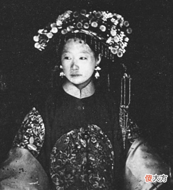 【历史故事】老照片：一组清末民初的女子照片，速看