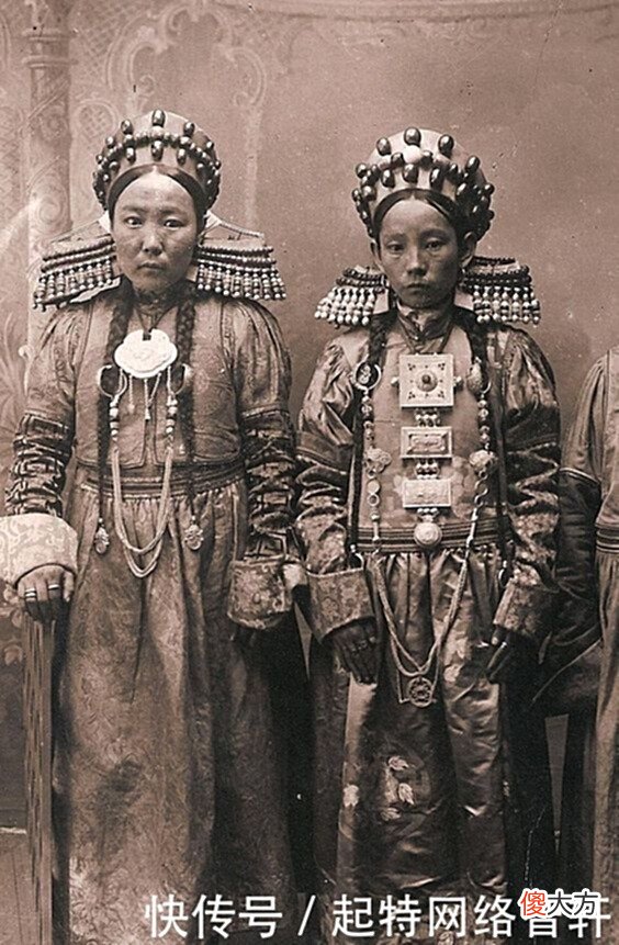 【爱历史】盛装打扮下的清朝格格，个个貌美如花艳而不俗，媒婆忙的要死