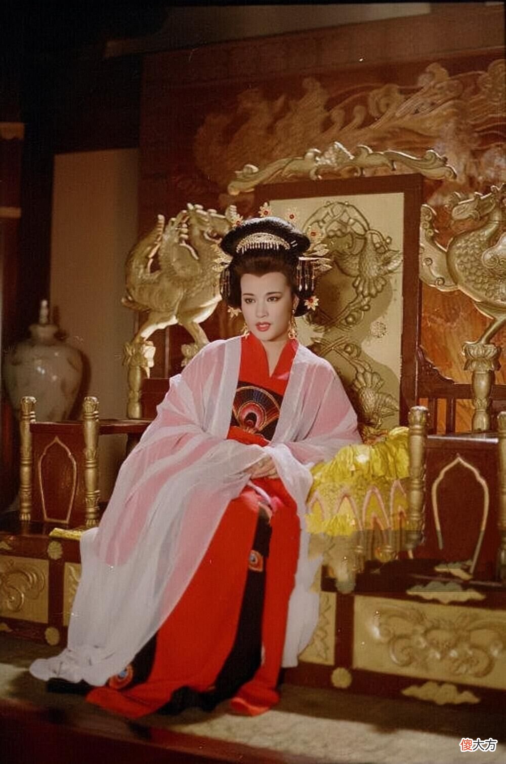 【时尚一点】以前的宫廷剧真的很好看！现在有的宫廷剧拍得像皇帝要破产一样
