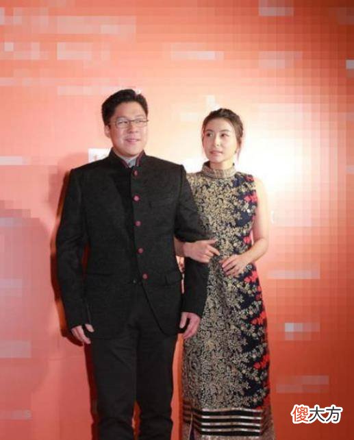 【就爱时尚】郭晶晶美得很低调，穿碎花裙贵气不奢华，难怪霍启刚倾心