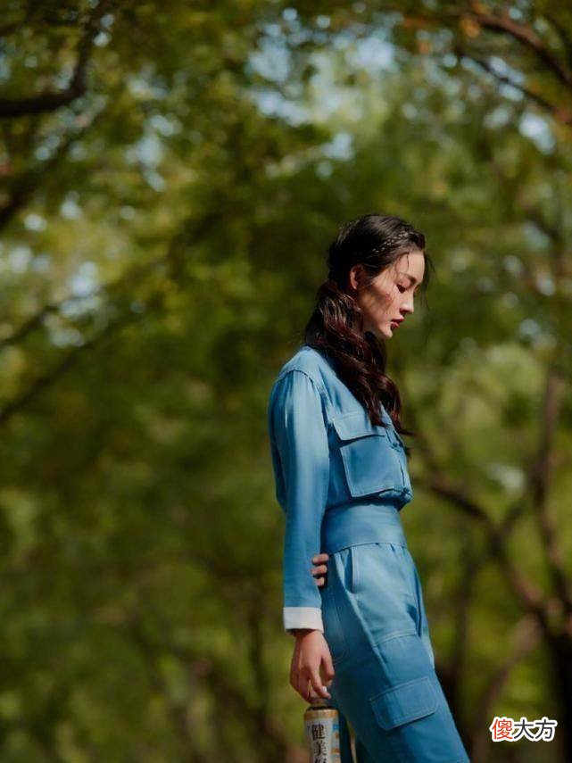 【时尚一点】李沁的意境照就很美，不是故意流露