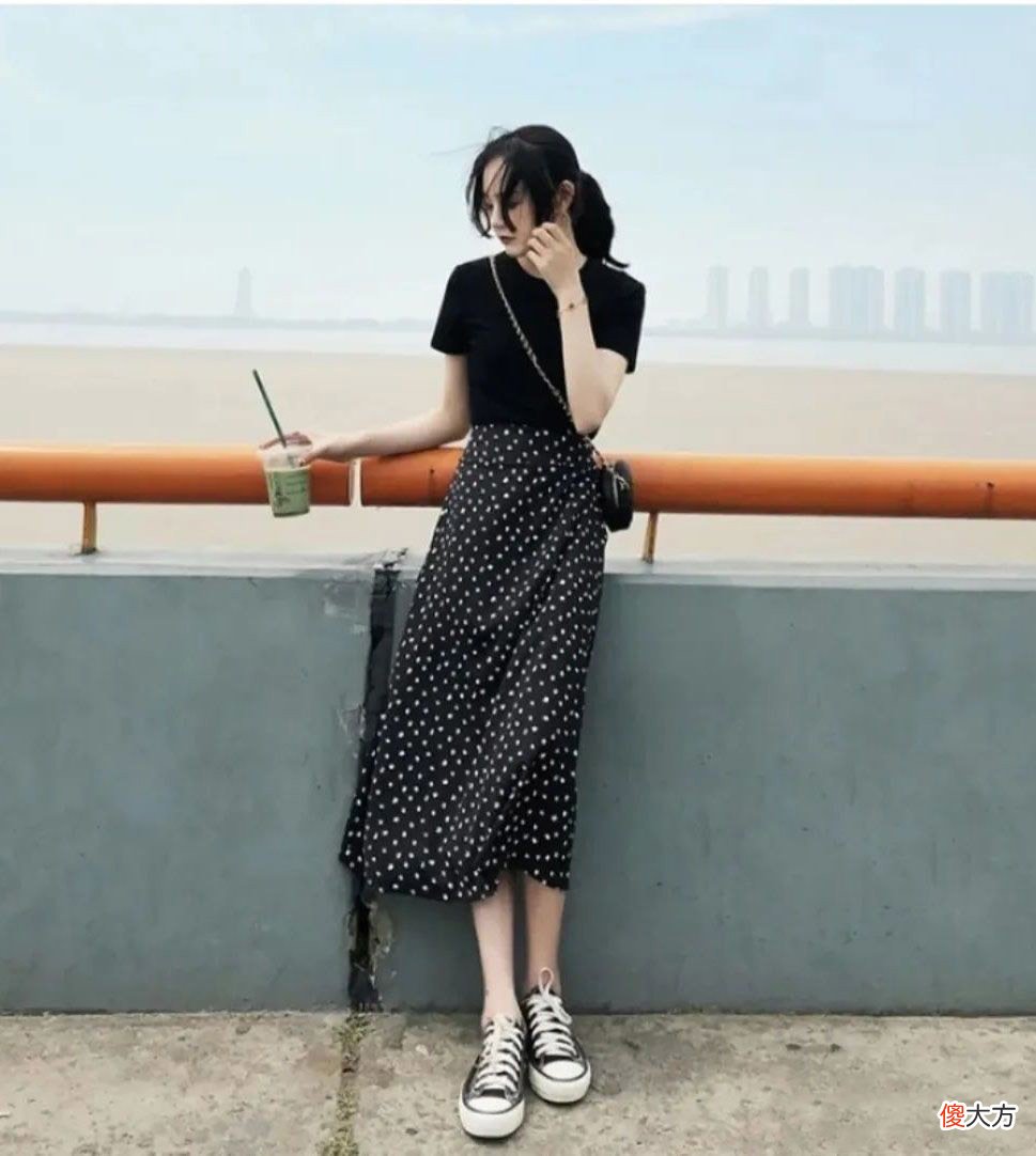 【就爱时尚】“胯大”女生穿裙，这3款裙子再流行也要拒绝，显胖又俗气