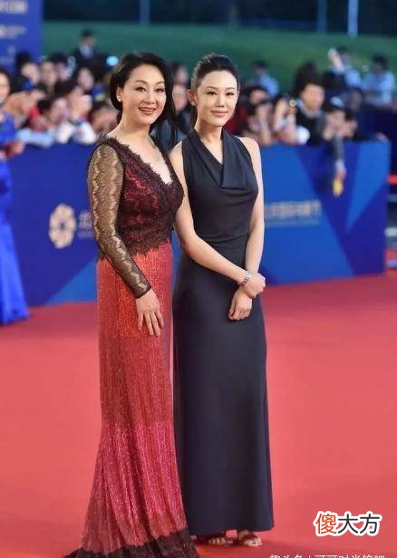 【就爱时尚】40岁的女人，身材不够时尚气质就会影响女人味的穿搭