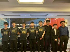 【游戏迷】练阵容or版本理解落后？RNG让一追二击败OMG，呼吸哥太敢说了！