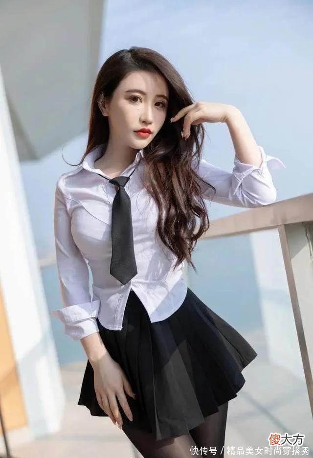 【就爱时尚】双拼色短裙套装，职场美女的最爱