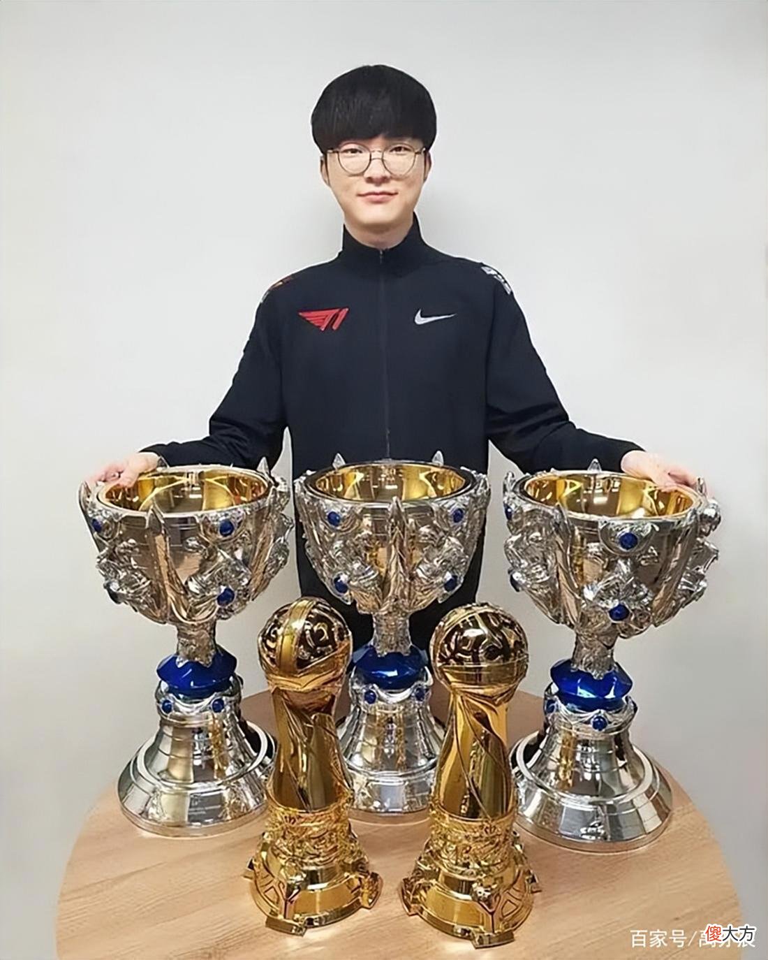 【游戏迷】“电竞大魔王”—传奇不息，战斗不止