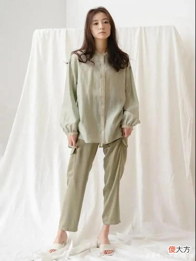【就爱时尚】30岁日本熟女爱穿彩色衬衫，经典款加点时尚感，显高轻熟又优雅