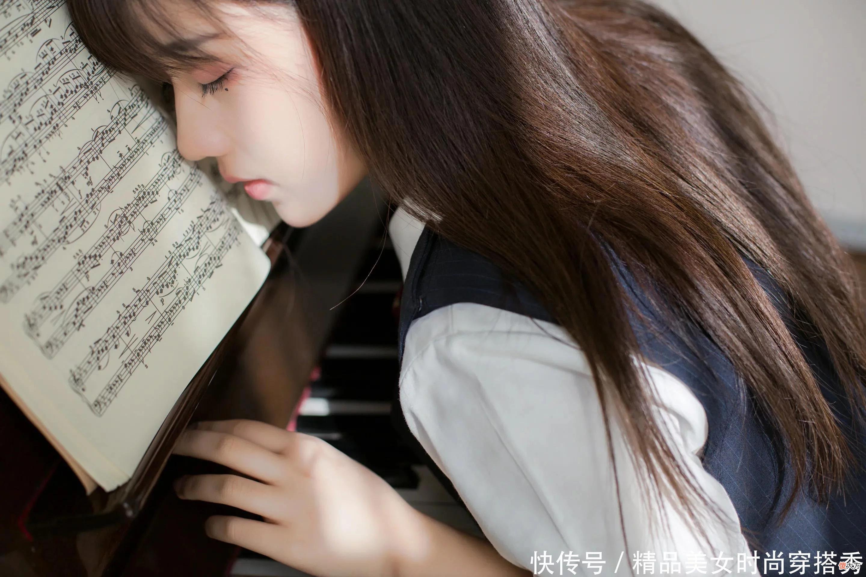 【就爱时尚】海边、琴房、公主房，看美女如何演绎