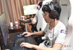 【游戏世界】IG双AD开启摇摆！最终却难敌BLG，网友调侃：wink为什么不会分身