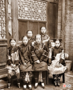【爱历史】割破脚，打烂屁股，这些历史老照片背后的故事你都了解吗？