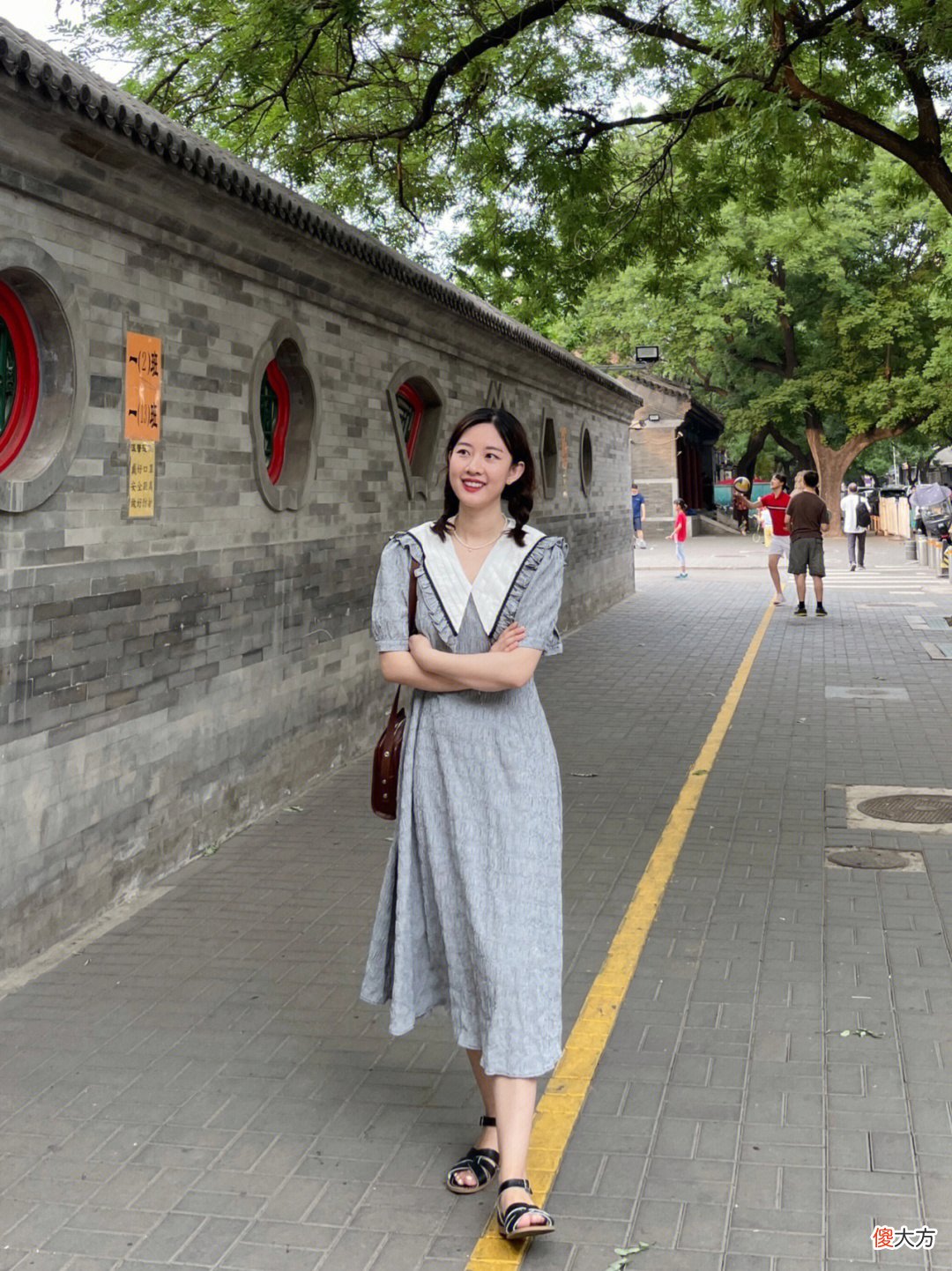 【就爱时尚】这才是气质女人该有的穿搭，简约大方，随性舒适有格调，谁穿谁美