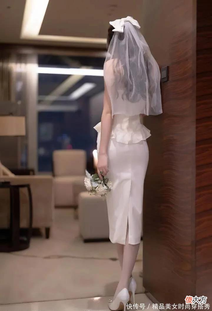 【时尚一点】美女们穿上了婚纱，是嫁给了金钱，嫁给了爱情，还是嫁给了老实人