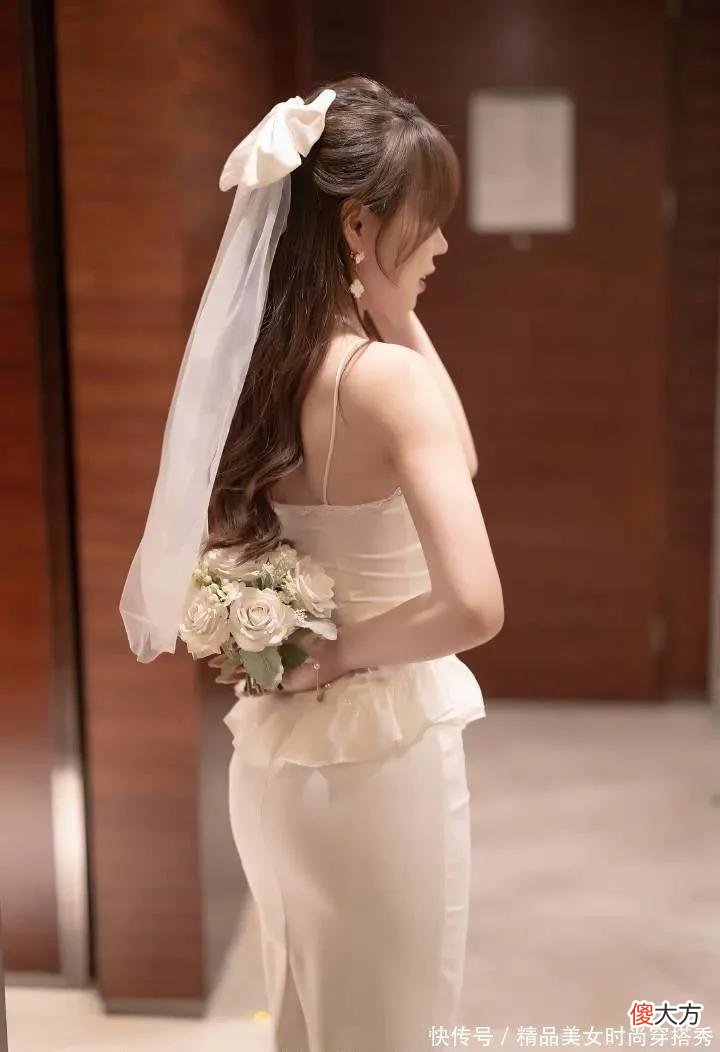 【时尚一点】美女们穿上了婚纱，是嫁给了金钱，嫁给了爱情，还是嫁给了老实人
