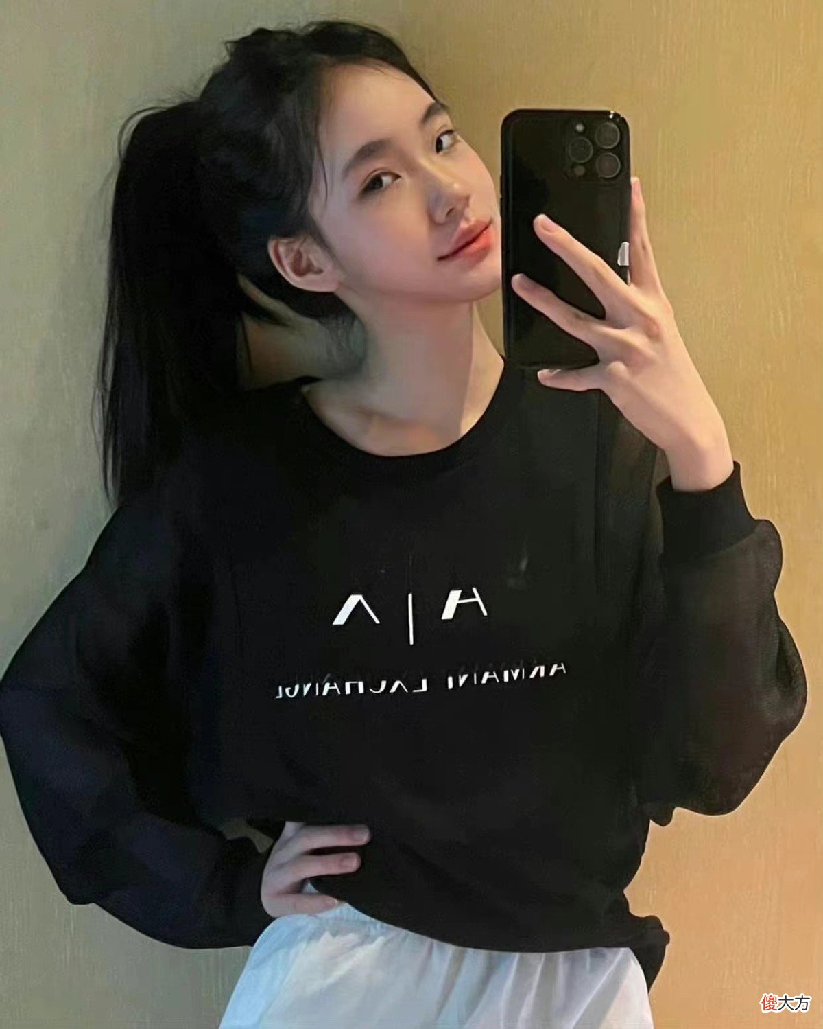 【时尚一点】小S次女逆袭成全家颜值天花板！穿背心走纯欲路线，模特身材好辣