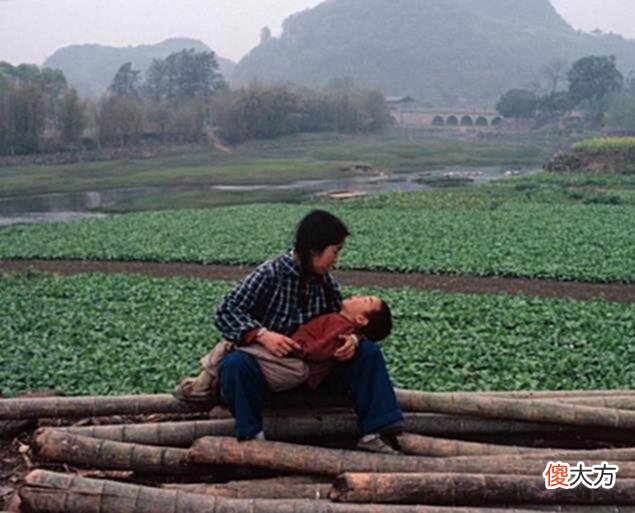 【历史故事】镜头下80年代老照片,图2时光匆匆我们回到过去,图3太帅气了!