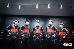 【游戏世界】连胜被断丝毫无影响！T12-0轻取DRX打破质疑，Zeus剑姬砍穿上路