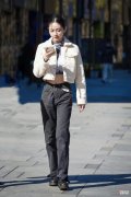【就爱时尚】时尚姑娘，简约牛仔裤休闲风穿搭，大方舒适又好看