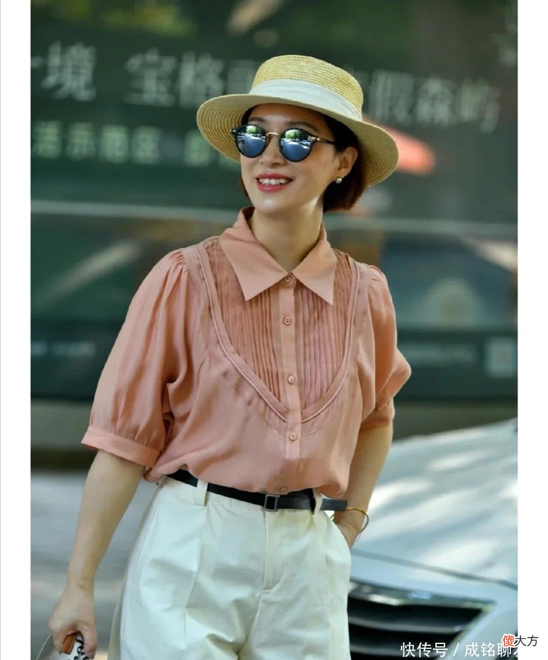 【时尚一点】女人越来越优雅，会穿衣懂搭配是关键，50岁女人这样穿时尚又高级