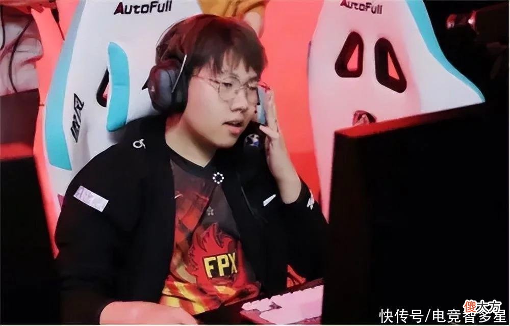 【游戏世界】Bo要上场了？目前已经到达欧洲，VIT接机阵容阵仗太大
