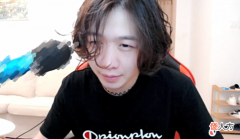【游戏迷】路人开麦唱歌,吕德华蚌埠住了,水友:用魔法打败魔法