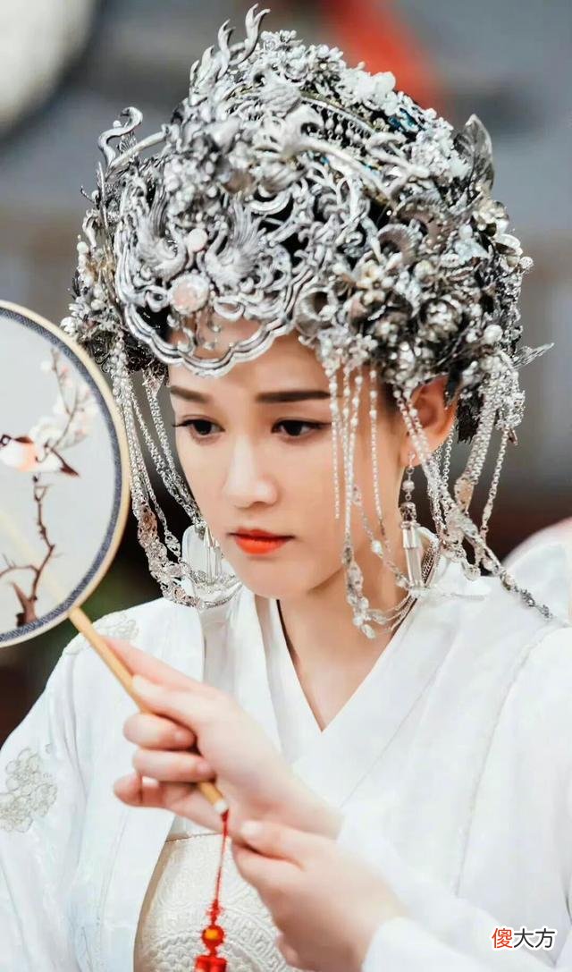 【时尚一点】现在的古偶剧造型都是复制粘贴吗？同一的白色服装＋繁琐的头饰