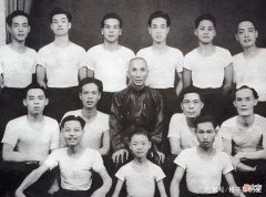 【爱历史】真实的叶问：身材矮小爱抽大烟，经常流连烟花之地，未和日寇打擂