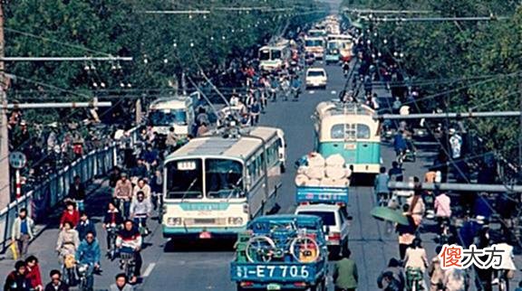 【历史故事】老照片：1988年北京街拍，一份记忆与纪念