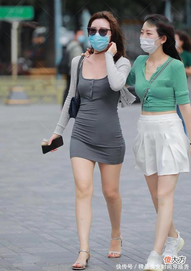 【时尚一点】包臀裙搭配开衫，成熟韵味掩盖不住