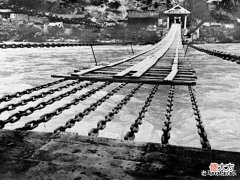 【爱历史】泸定桥建成于清朝,凭借当时的技术,是如何把铁链连接起来的