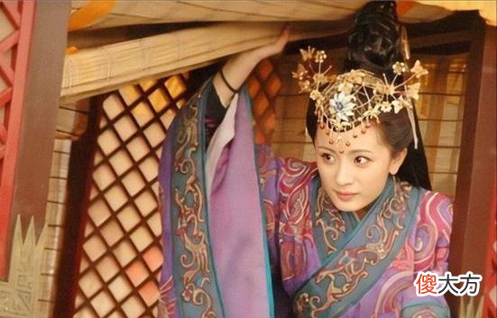 【爱历史】王昭君死后，匈奴人是怎么对待她的？莫高窟一幅壁画，给出了答案