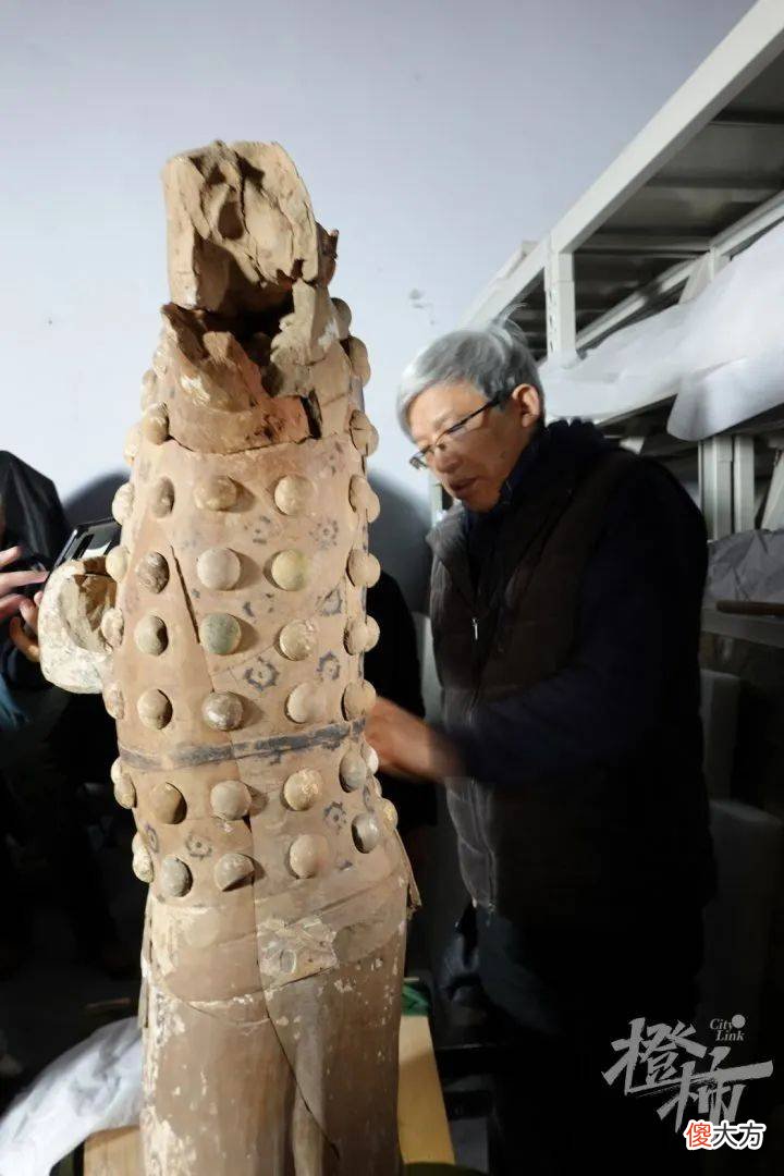【爱历史】秦始皇陵俑坑惊现做瑜伽的兵马俑，赶紧来看看