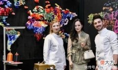 【就爱时尚】章小蕙真是气质女神，绿色外套配包臀裙，披肩卷发阔太气质好强