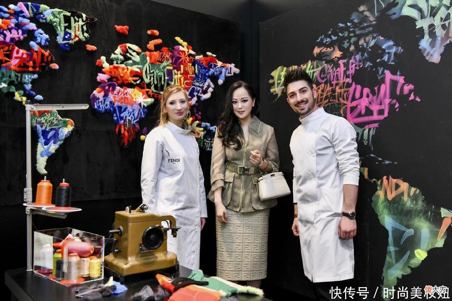 【就爱时尚】章小蕙真是气质女神，绿色外套配包臀裙，披肩卷发阔太气质好强