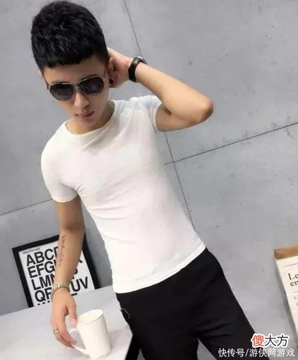 【就爱时尚】男女都有！看不懂的地雷穿搭引热议：重点还是要看脸？