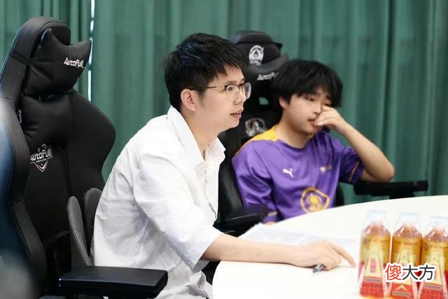 【游戏迷】小胖训练赛战绩一般，回归首发很难，看到成绩粉丝们“懵”了！