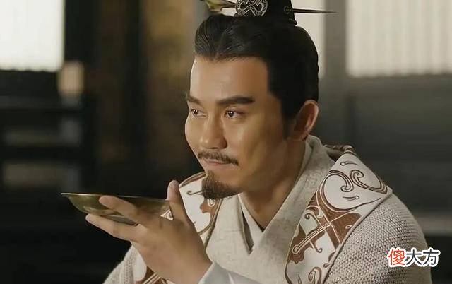 【爱历史】《三国演义》中，曹丕为什么总是很纠结？