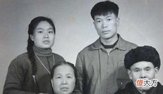 【爱历史】摄影师镜头下70年代老照片，图1老奶奶撞脸容嬷嬷，图2每天都见！
