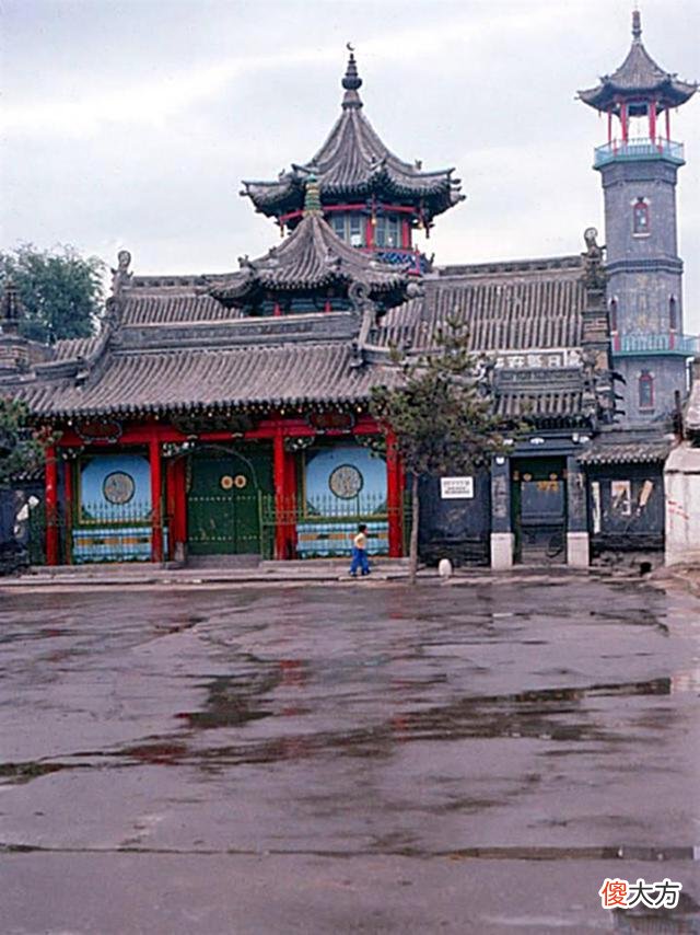 【爱历史】老照片：八十年代的呼和浩特，记忆中的青城