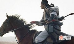 【爱历史】古人打仗,士兵为何被一箭射中后就倒地而亡,专家:想动却不敢动