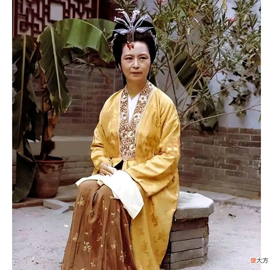 【历史故事】探春早知会抄检大观园，为什么不通知别人一声，难道她没有亲情？