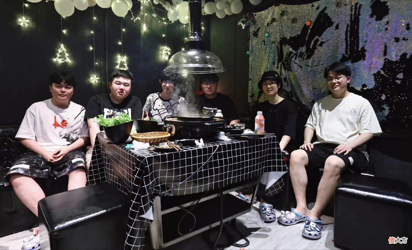 【游戏迷】久诚再拿干将登台，AG零封TTG获S组首胜，赛后全员集体加餐