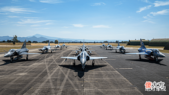 【爱历史】曾是欧洲最强防空战机之一,幻影2000C完成最后任务,从法军中退役