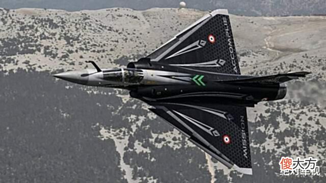 【爱历史】曾是欧洲最强防空战机之一,幻影2000C完成最后任务,从法军中退役