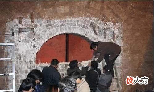 【历史故事】朱元璋儿子的墓被炸七次，无人能盗，考古专家挖掘后激动不已！
