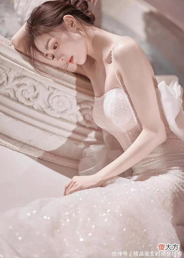 【时尚一点】气质小姐姐晚礼服大片氛围感写真